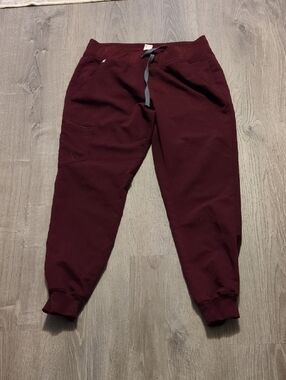 Figs Maroon Joggers Size Medium